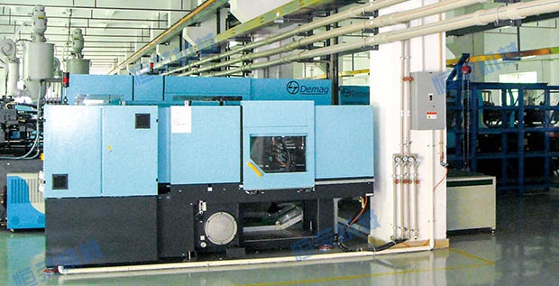 Central feed system case